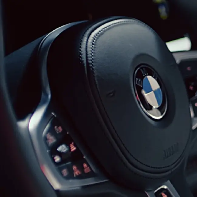 SÚBETE A TU NUEVO BMW