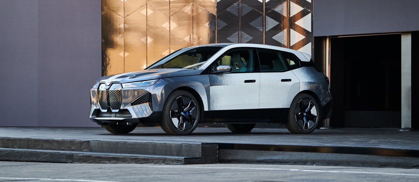 Nueva tecnología E Ink: cambio de color exterior mágico.