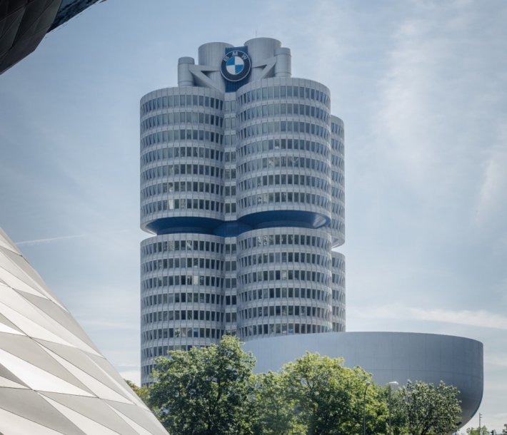 4 cilindros, 5 décadas de modernidad