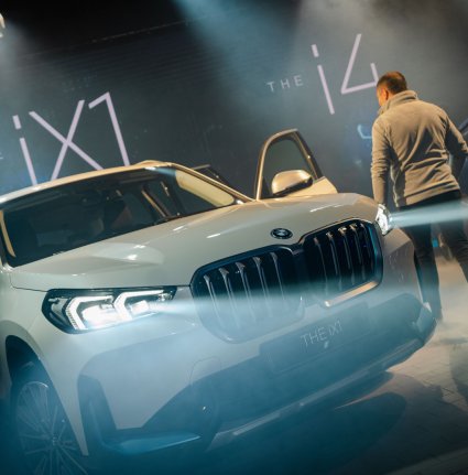 LANZAMIENTO NUEVOS BMW iX1 y BMW i4