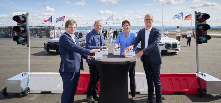 BMW Group abre sitio de pruebas para conducción y estacionamiento automatizados