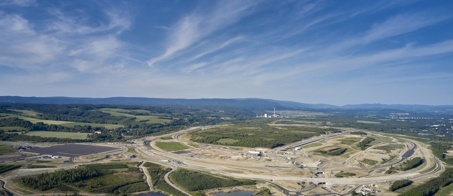 BMW Group abre sitio de pruebas para conducción y estacionamiento automatizados