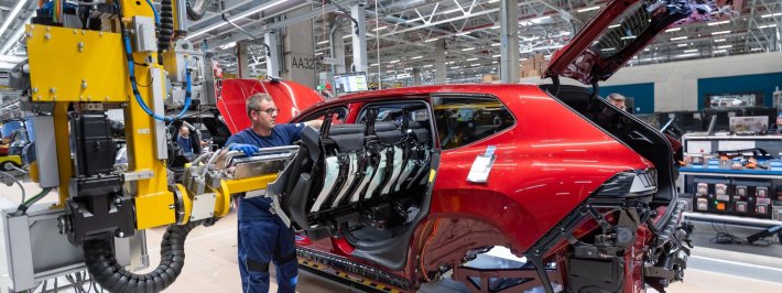 La planta de BMW Group en Debrecen produce el BMW iX3 número 50,000