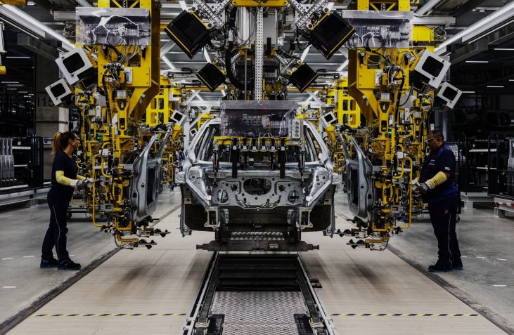 La planta de BMW Group en Debrecen produce el BMW iX3 número 50,000