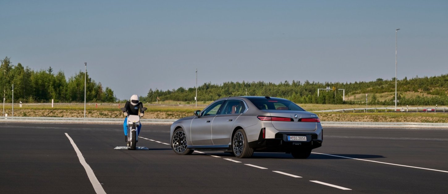 BMW estrena la Neue Klasse con mejoras en seguridad activa