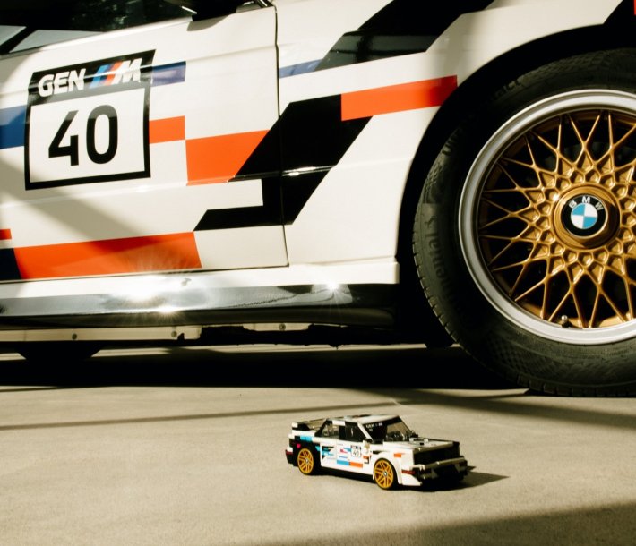 BMW Group y LEGO Group celebran al BMW M3 E30: una leyenda nacida en la pista de carreras
