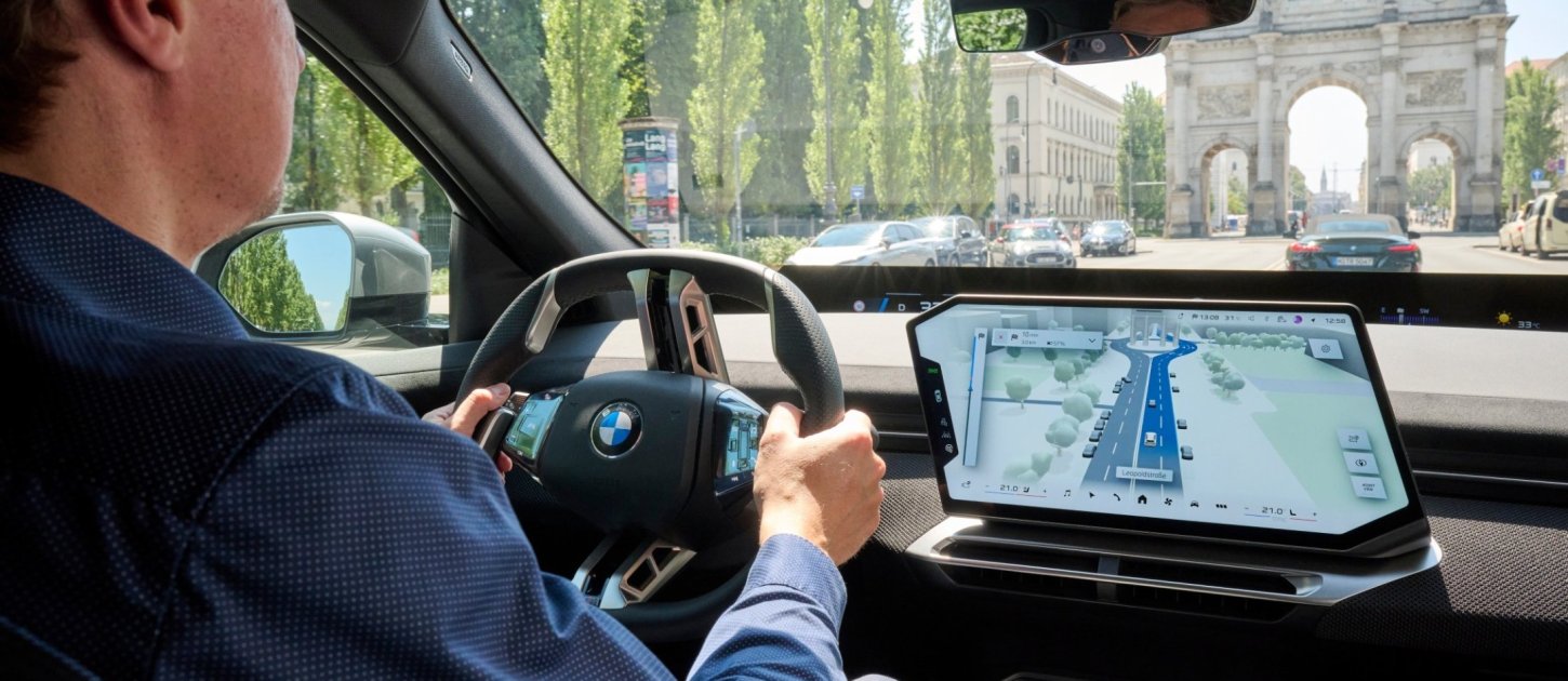 BMW Maps muestra información de navegación y asistencia al conductor en una sola vista 3D