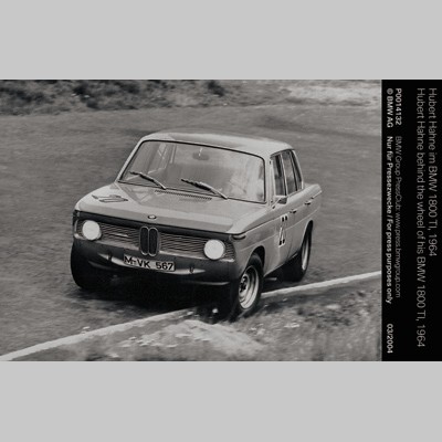 A 50 años del nacimiento del BMW Serie 3, el origen del sedán deportivo cobra más vigencia que nunca como el automóvil que eliminó el aburrimiento de los cuatro puertas con maletero. Una receta pionera que no solo marcó a generaciones, sino que dio vida a referentes de mayor tamaño como el BMW Serie 5 y a las versiones M de alto desempeño