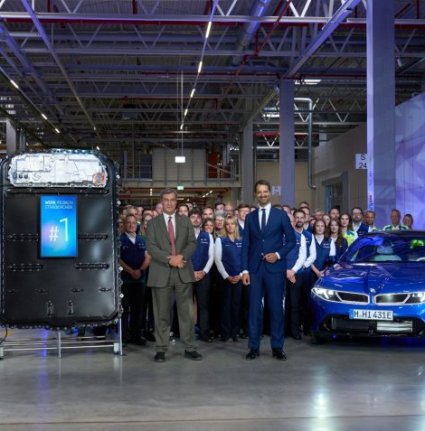 BMW Group invierte mil millones de euros en una nueva planta de baterías en Alemania para abastecer la Neue Klasse. Este movimiento consolida la estrategia global 