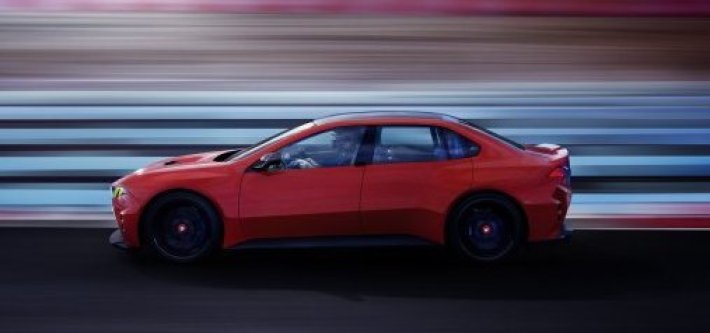 Seis generaciones respaldan la historia del BMW M3, un ícono que ha transformado su arquitectura mecánica a través de motores de cuatro cilindros, seis en línea y V8 hasta llegar a la tecnología M TwinPower Turbo, manteniendo intacto ese equilibrio único entre la conducción diaria y el alto rendimiento en pista.
