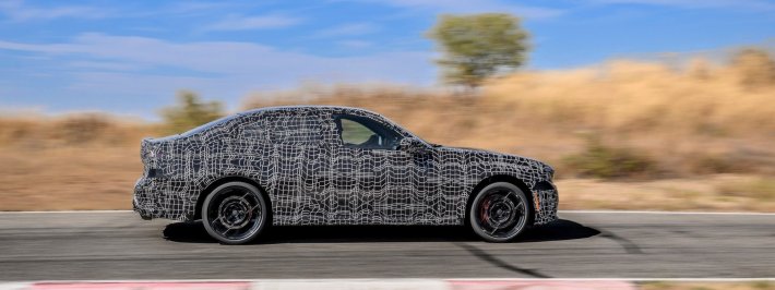 Prototipos camuflados del nuevo BMW Serie 3 realizan ensayos dinámicos en el sur de Francia. El icónico modelo afina su confort y deportividad, sumando por primera vez la función Drift Moment en una variante M Performance.